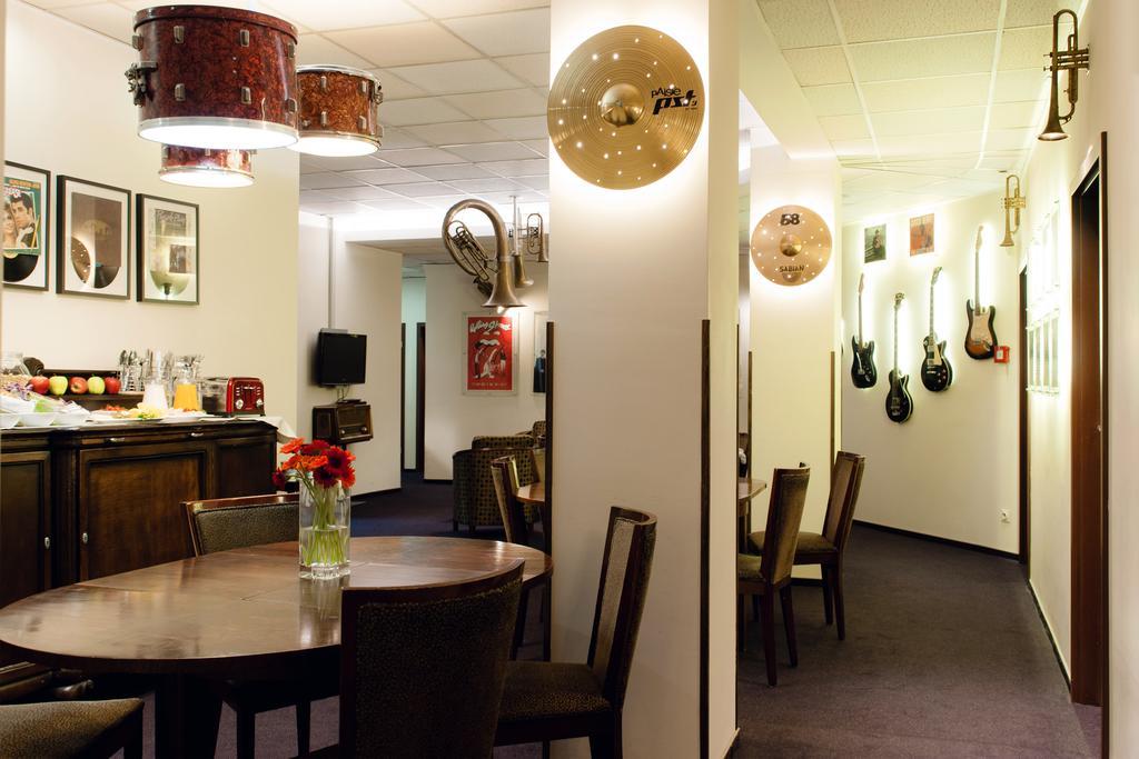 Melody Stary Rynek Poznan Hostel Εξωτερικό φωτογραφία